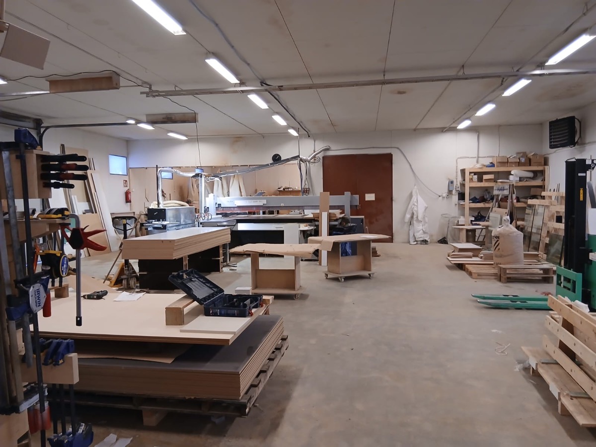 Epeka Oy:n työtilat - kultasepänliikekalusteiden valmistus