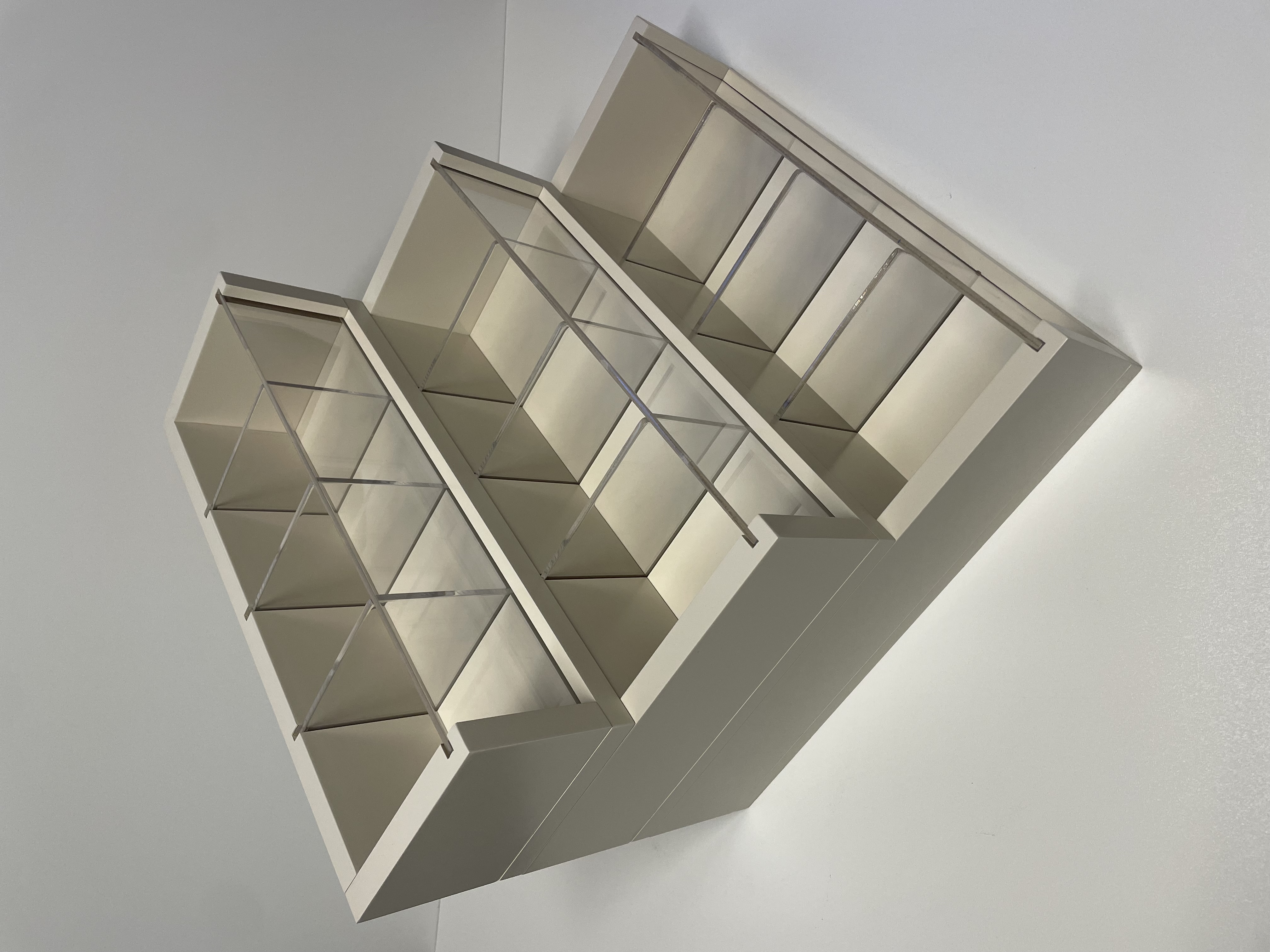 Lokerikko - turvallinen säilytysratkaisu kultasepänliikkeeseen